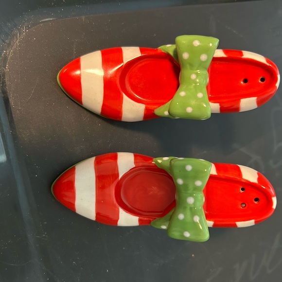 Other - Salt and Pepper Shakers / Christmas Decor